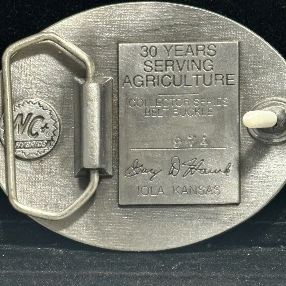 Vintage NC+ Hybrids 30th Anniversary Deer Buck Doe Farm Belt Buckle Gary Hawk